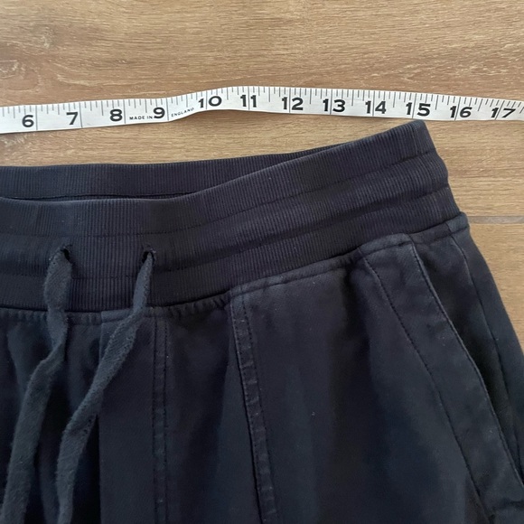 ATHLETA Farallon Weekender Pant in Black Women's Medium - Picture 9 of 12